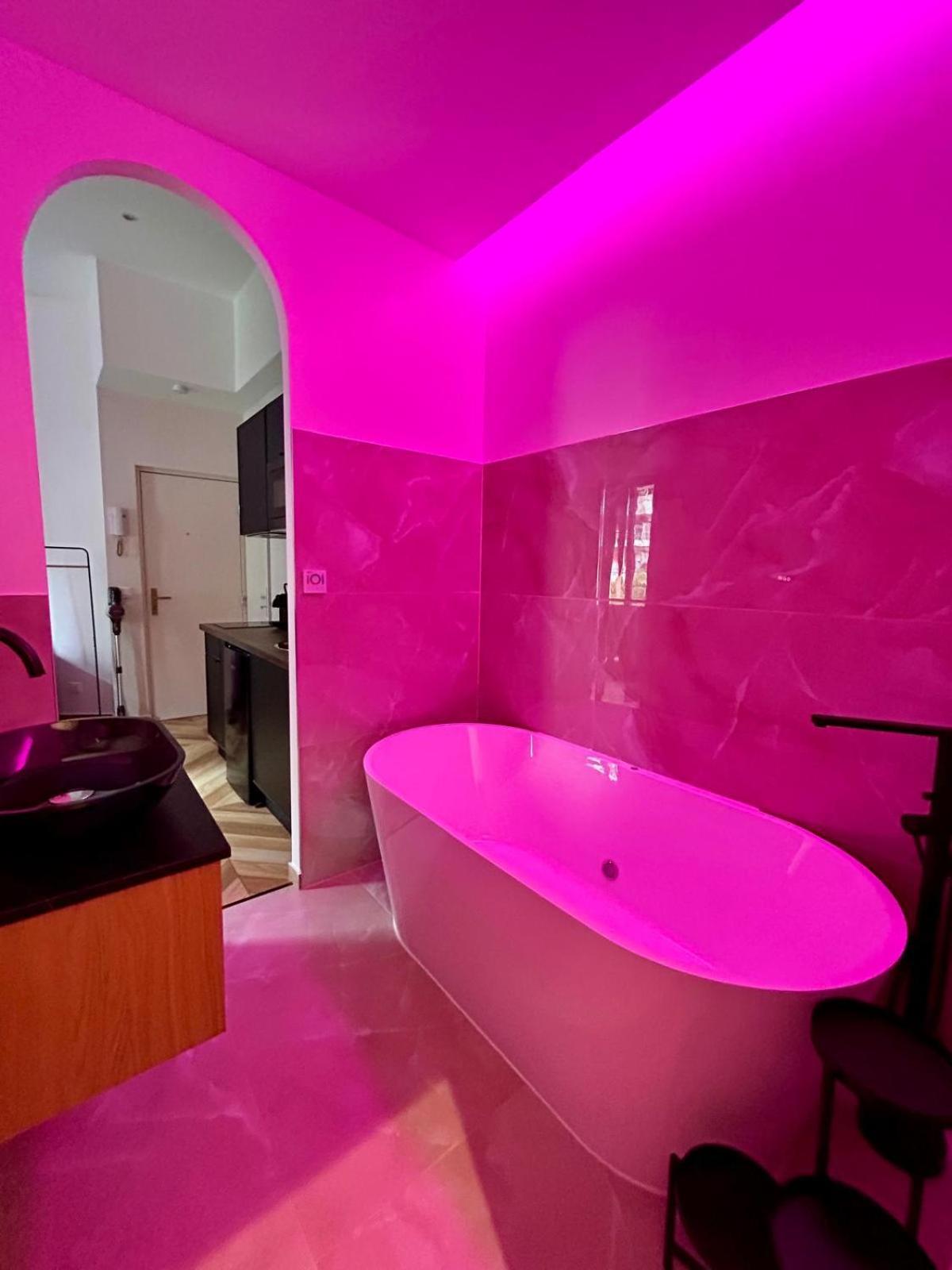 Intimate Escape - Seaside - Spa Bath - Wifi - Ac Nice Eksteriør bilde