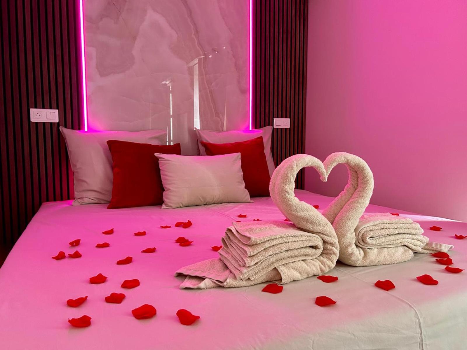 Intimate Escape - Seaside - Spa Bath - Wifi - Ac Nice Eksteriør bilde