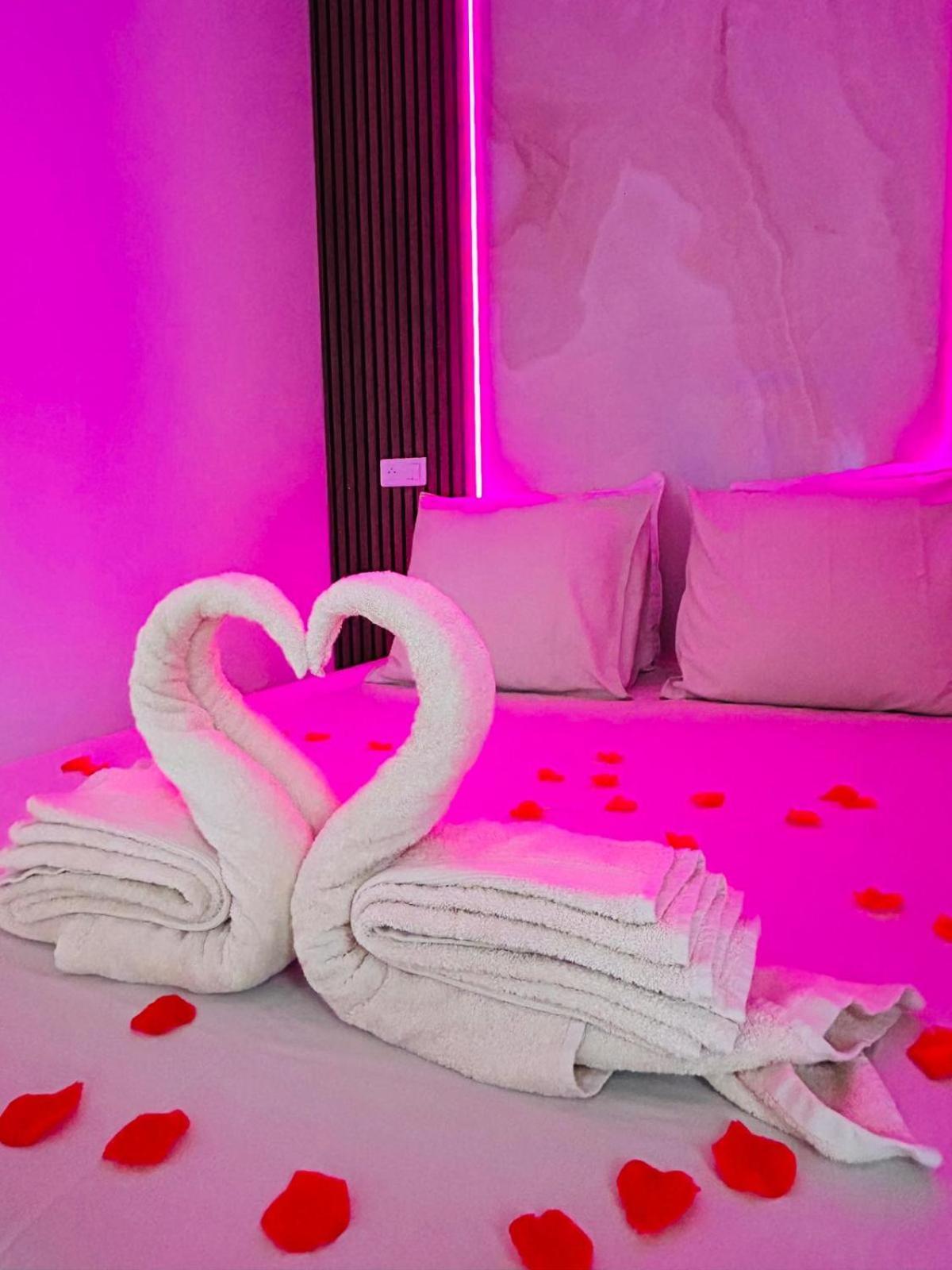 Intimate Escape - Seaside - Spa Bath - Wifi - Ac Nice Eksteriør bilde