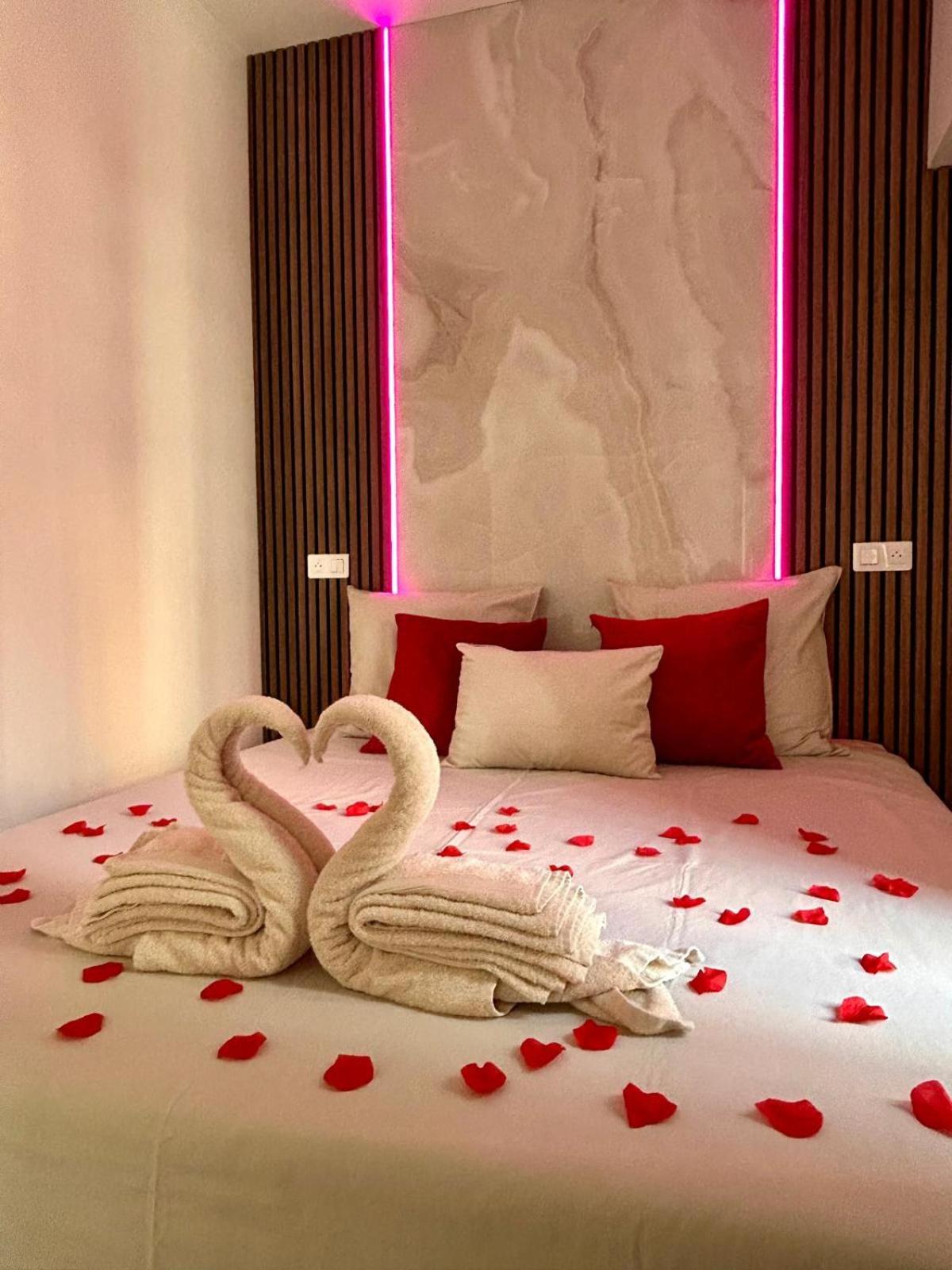 Intimate Escape - Seaside - Spa Bath - Wifi - Ac Nice Eksteriør bilde