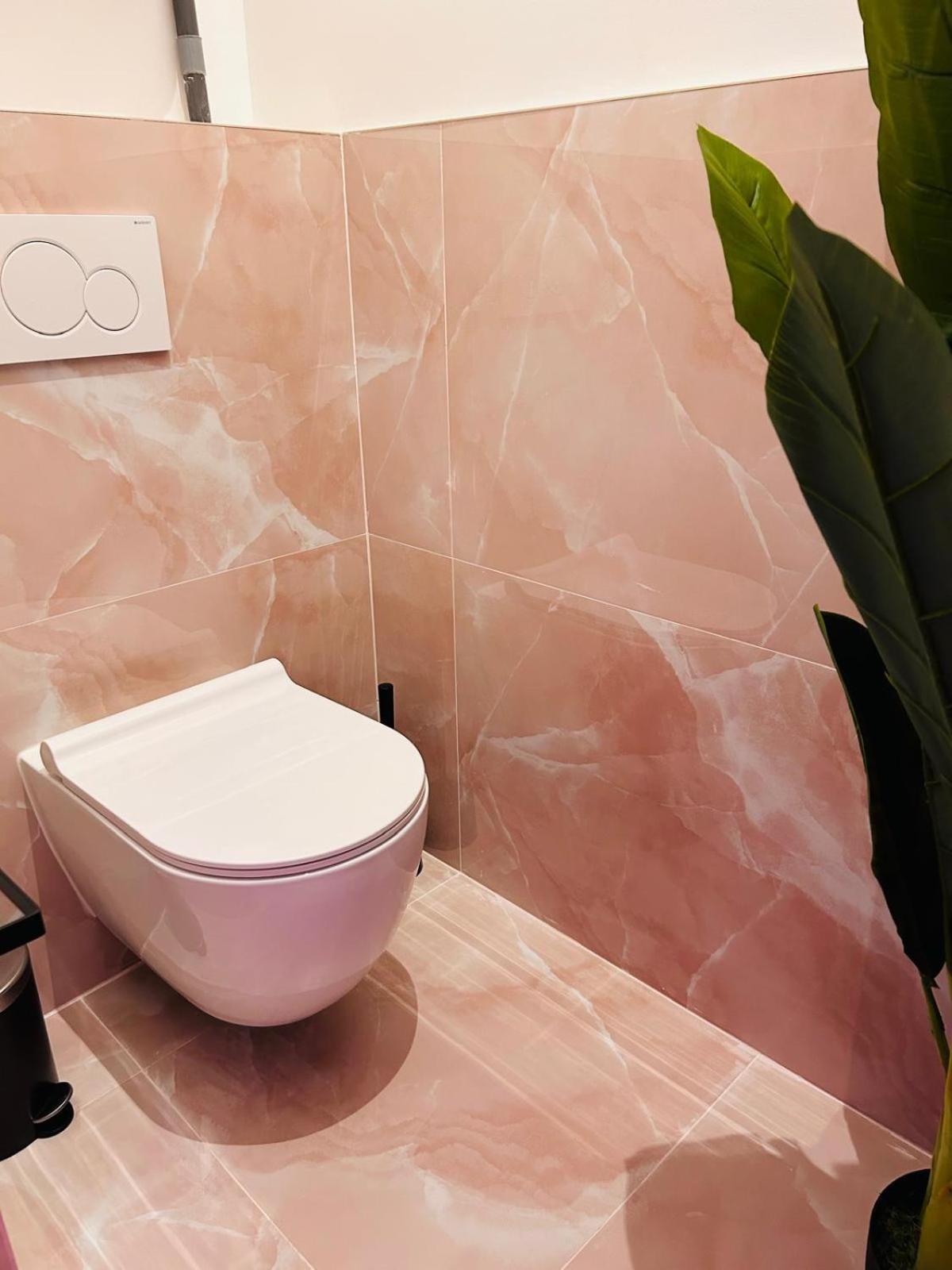 Intimate Escape - Seaside - Spa Bath - Wifi - Ac Nice Eksteriør bilde